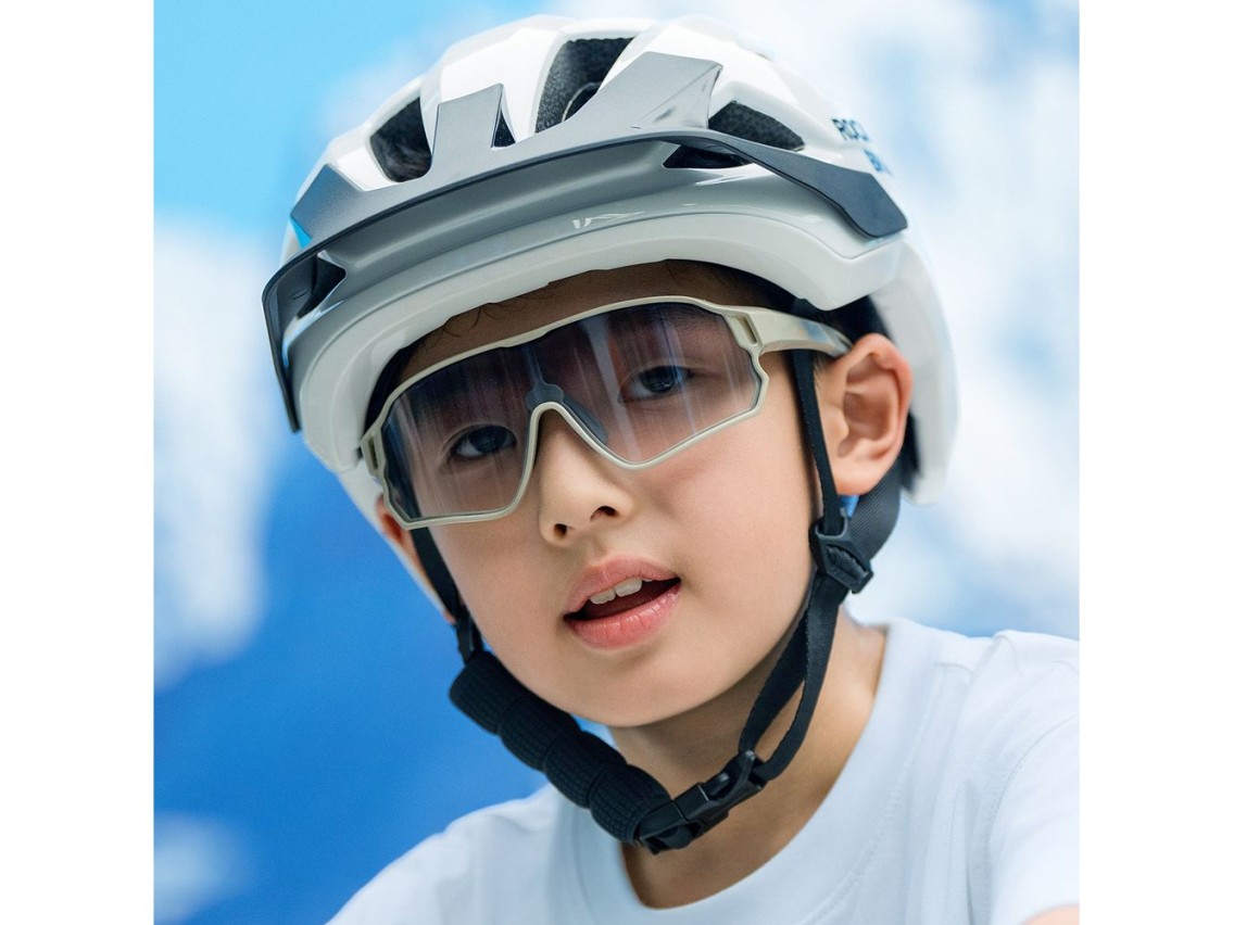 Capacete de ciclismo juvenil Rockbros LK-67 com viseira removível, tamanhos 54 a 58 cm - Branco