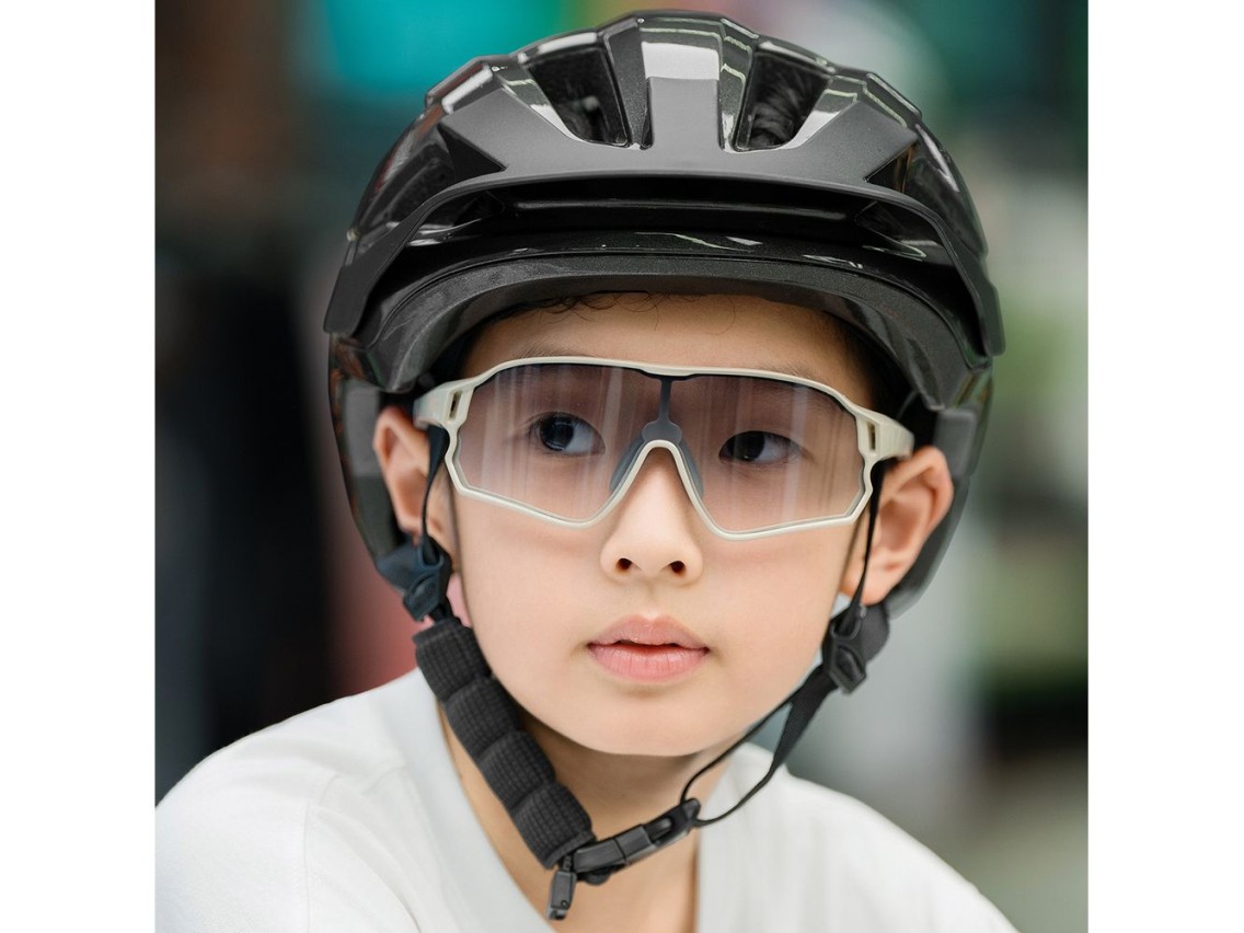 Casco de bicicleta Rockbros LK-67 para jóvenes con visera desmontable, talla 54–58 cm - Negro