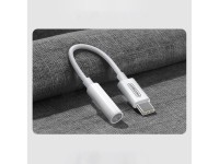 Joyroom SH-C1 headphone mini jack 3.5 mm (female) / USB-C (male) adapter - white Joyroom SH-C1 headphone mini jack 3.5 mm (female) / USB-C (male) adapter - white