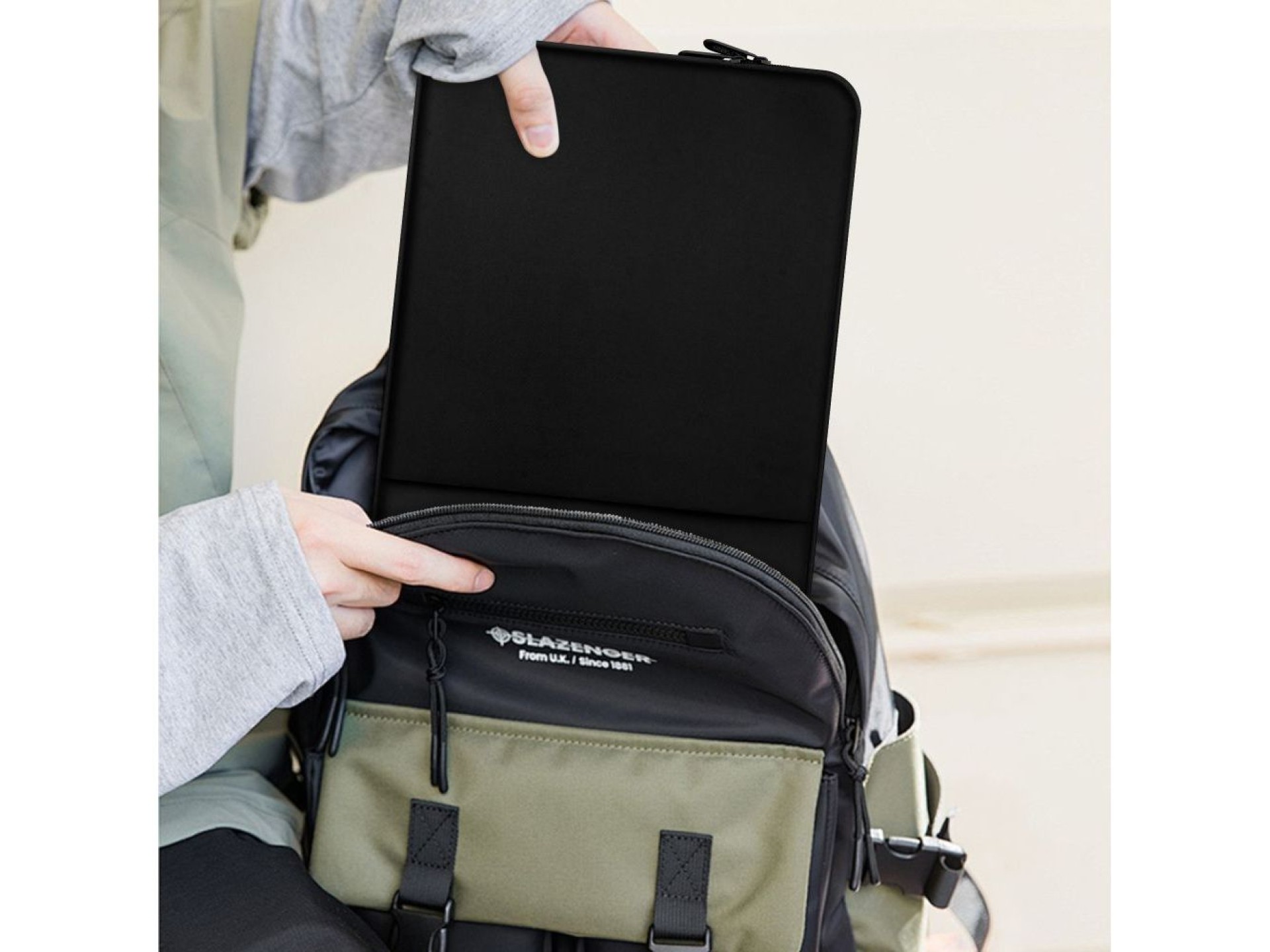 Capa para laptop Tech-Protect de neoprene de 13 polegadas - Preta
