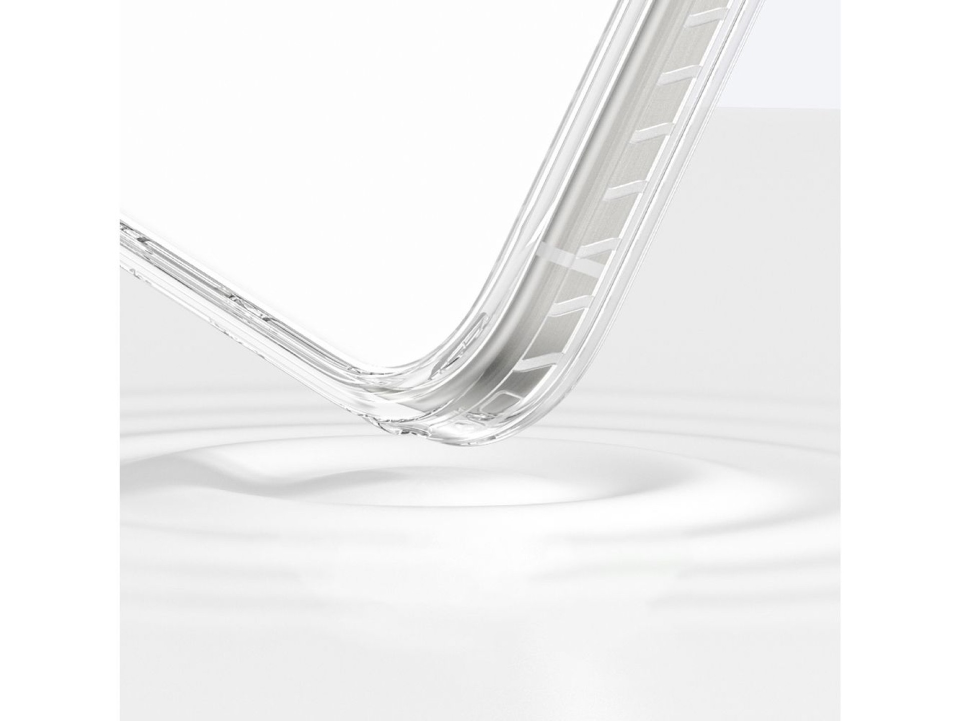 Funda AmazingThing Titan Pro Mag con anillo magnético para iPhone 16 - Transparente