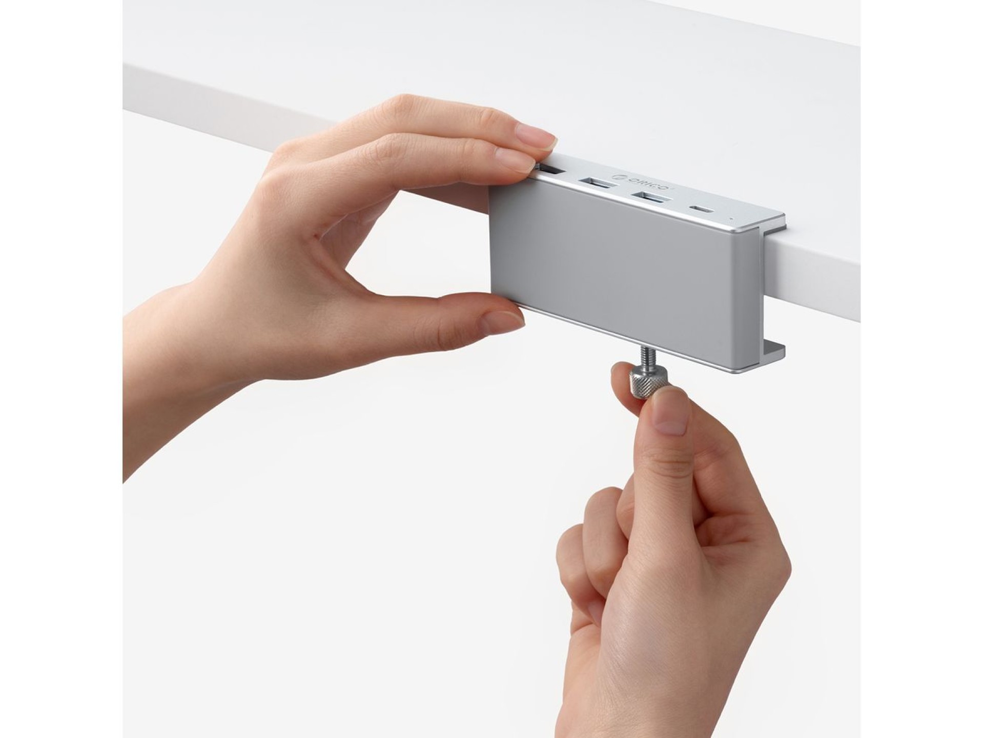 Orico MH4PC Hub Clamp-Mounted USB-C / 3x USB-A 3.0 + 1x USB-C 3.0 - Silver