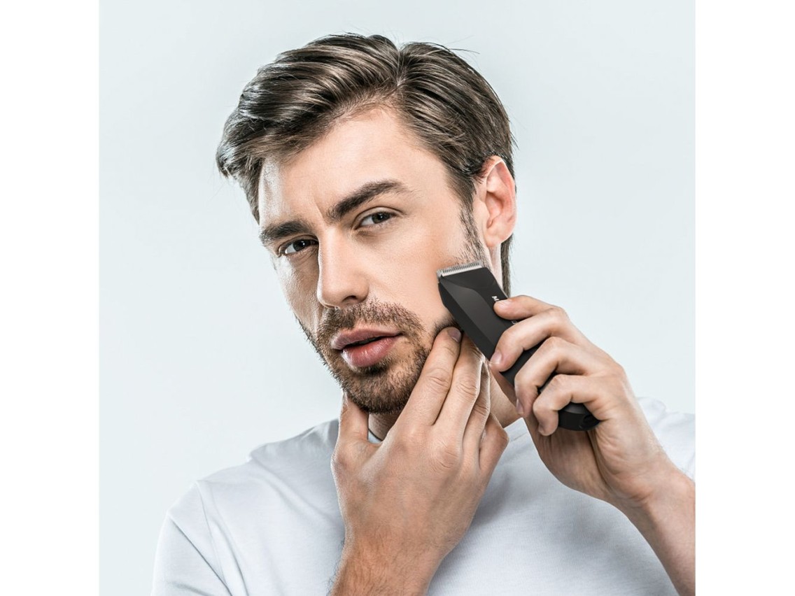 MAXGROOM RFCD-9087 multifunctional trimmer with LED light - black