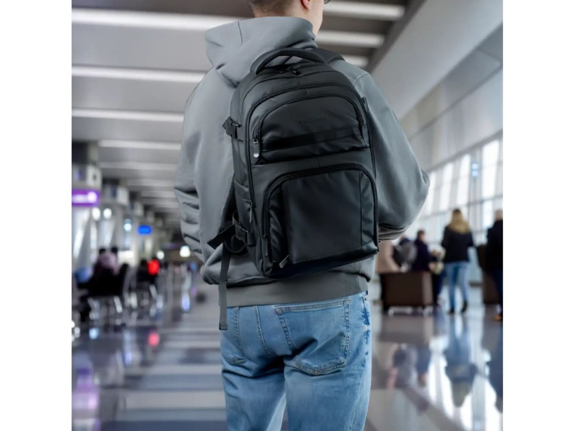 Mochila de viaje Wozinsky WPW-20L con bolsillo para port�til de 40x20x25 cm para la bodega del equip