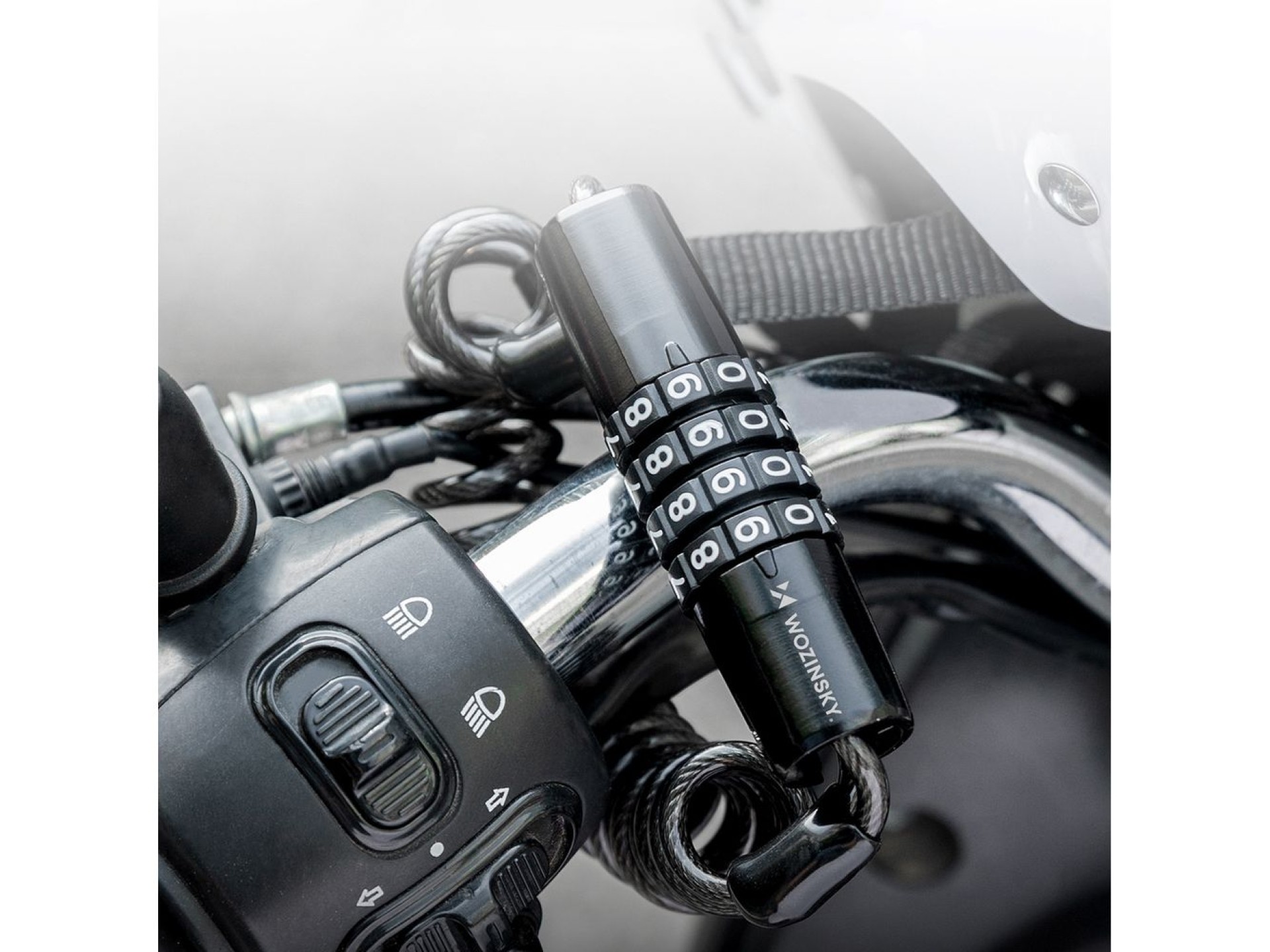 Cadeado para capacete de bicicleta Wozinsky WBN-01R, à prova d'água, combinação de 4 dígitos - preto
