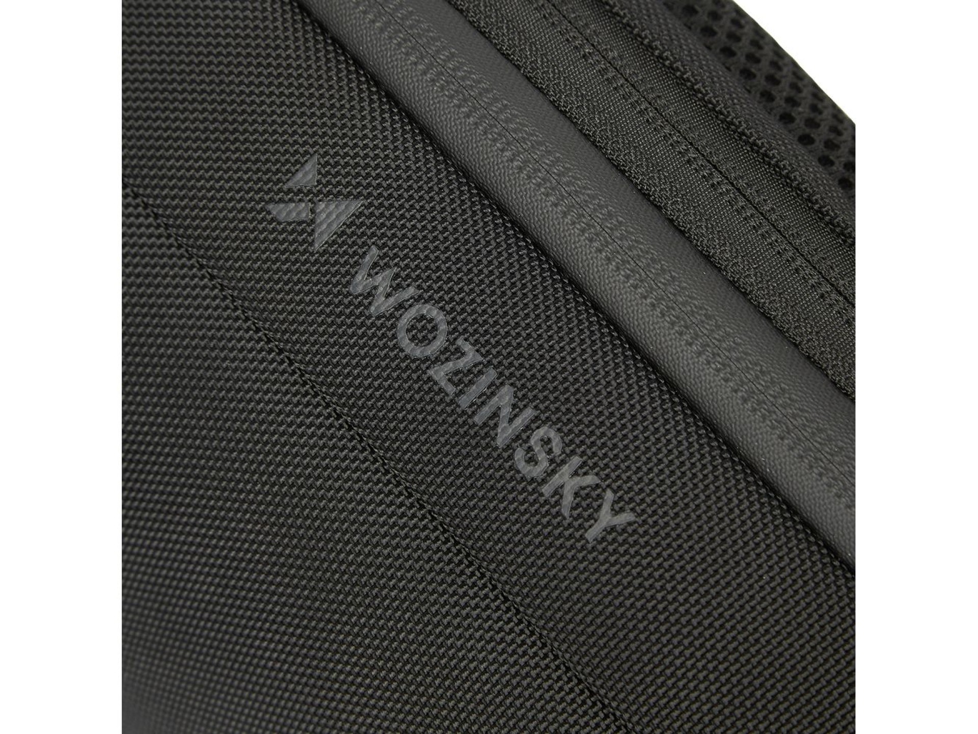 Mochila urbana premium Wozinsky com alça única, sistema antifurto, organizador e entrada USB - Preta
