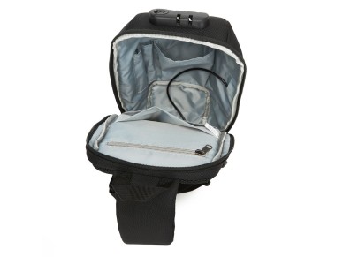 Mochila urbana antirrobo Wozinsky Premium de un solo hombro con organizador y puerto USB - Negra Mochila urbana antirrobo Wozinsky Premium de un solo hombro con organizador y puerto USB - Negra