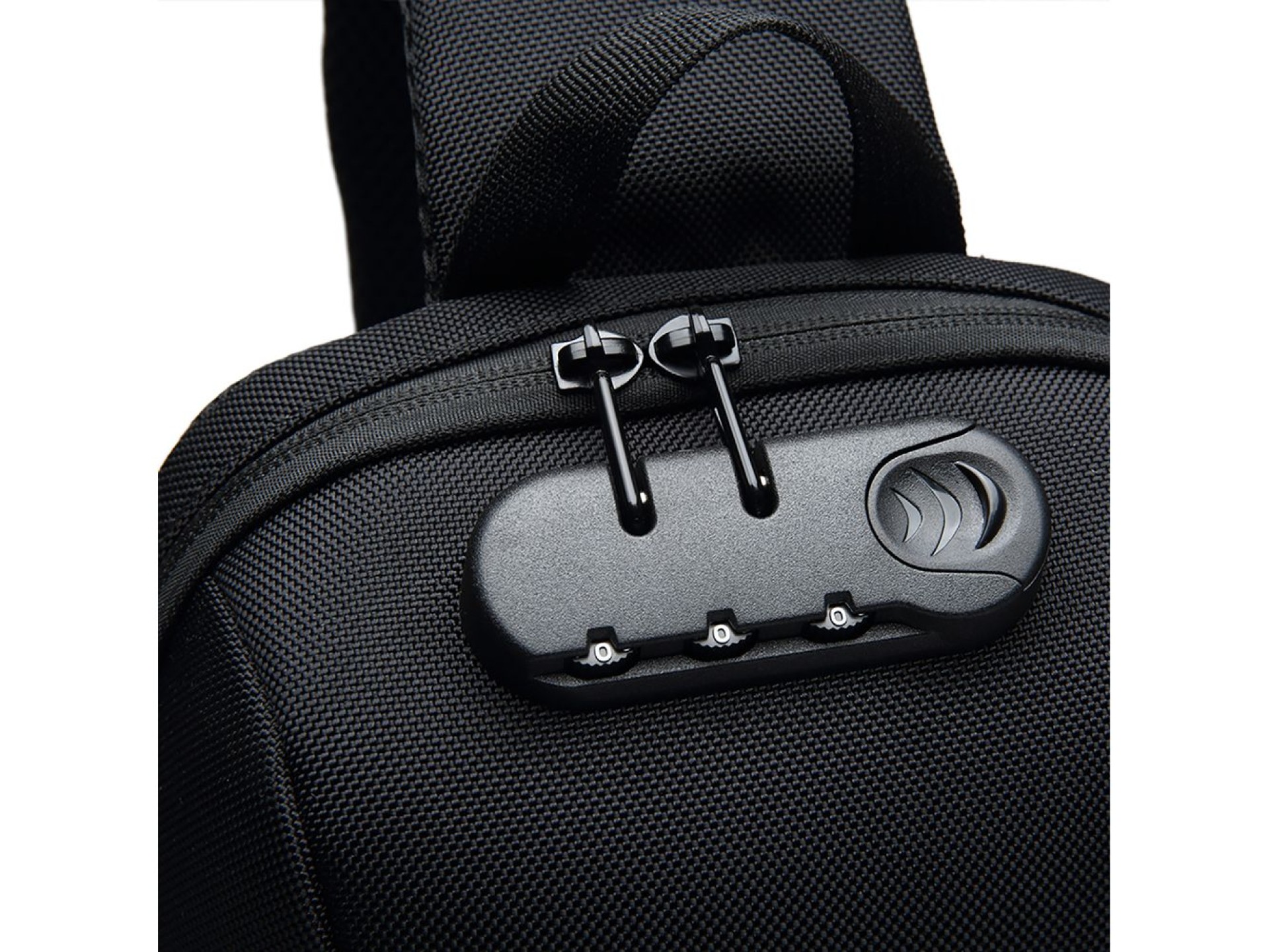 Mochila urbana premium Wozinsky com alça única, sistema antifurto, organizador e entrada USB - Preta