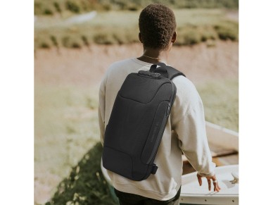 Mochila urbana antirrobo Wozinsky Premium de un solo hombro con organizador y puerto USB - Negra Mochila urbana antirrobo Wozinsky Premium de un solo hombro con organizador y puerto USB - Negra