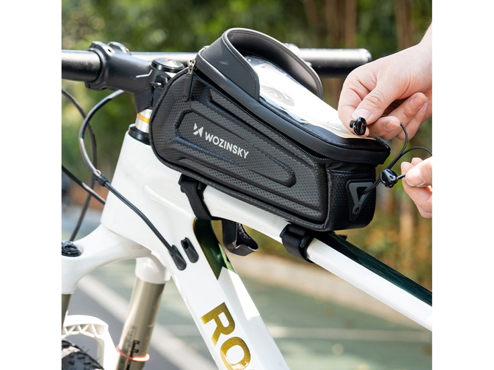 Bolsa para bicicleta Wozinsky para el cuadro, reforzada, con bolsillo para el teléfono, 1,7 l - negr