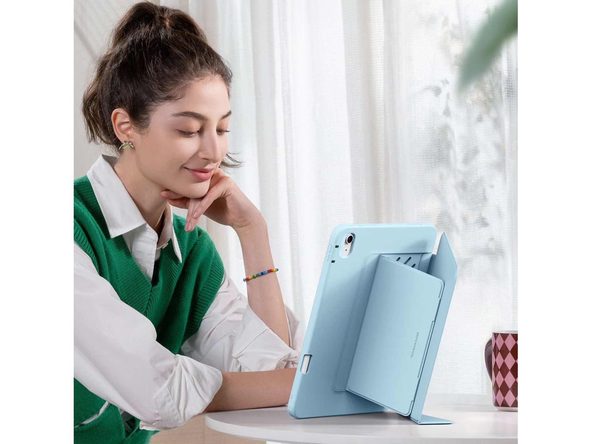 ESR Flip Hybrid Case for iPad 10.9