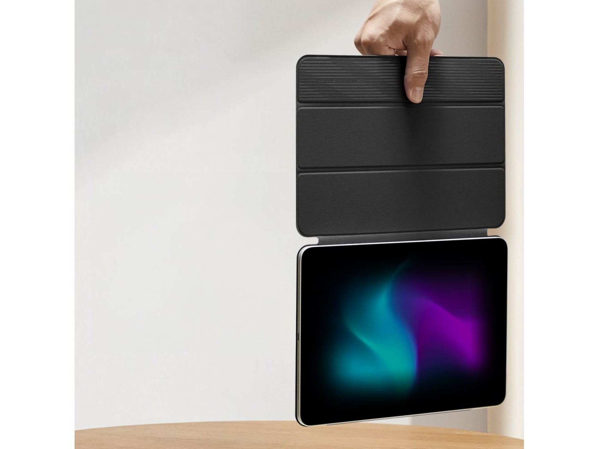Funda magnética ESR Rebound para iPad Pro de 11'' (2024) - Negra