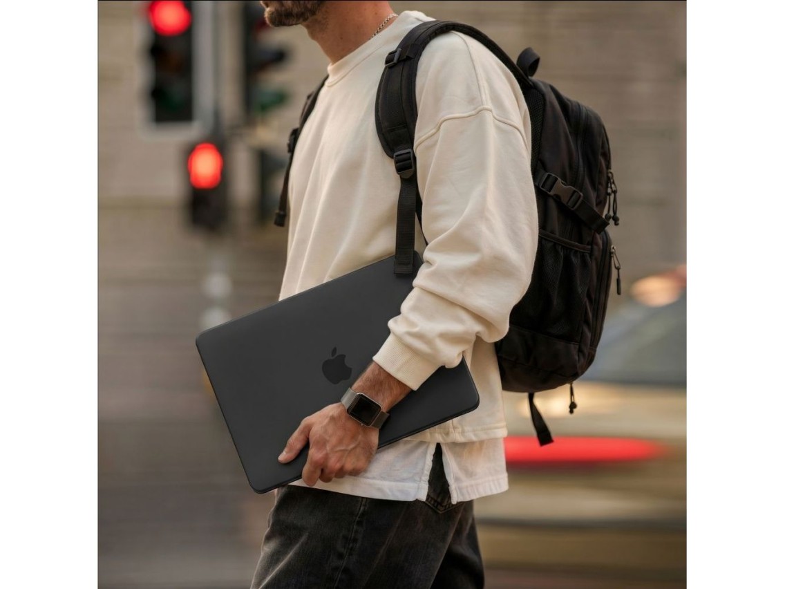 Capa protetora Tech-Protect Softshell para MacBook Neo 13" 2026 - Preto Fosco