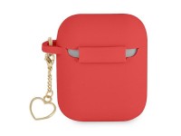 Funda para AirPods Guess GUA2LSCHSR roja/roja de silicona con dije de corazón. Funda para AirPods Guess GUA2LSCHSR roja/roja de silicona con dije de corazón.