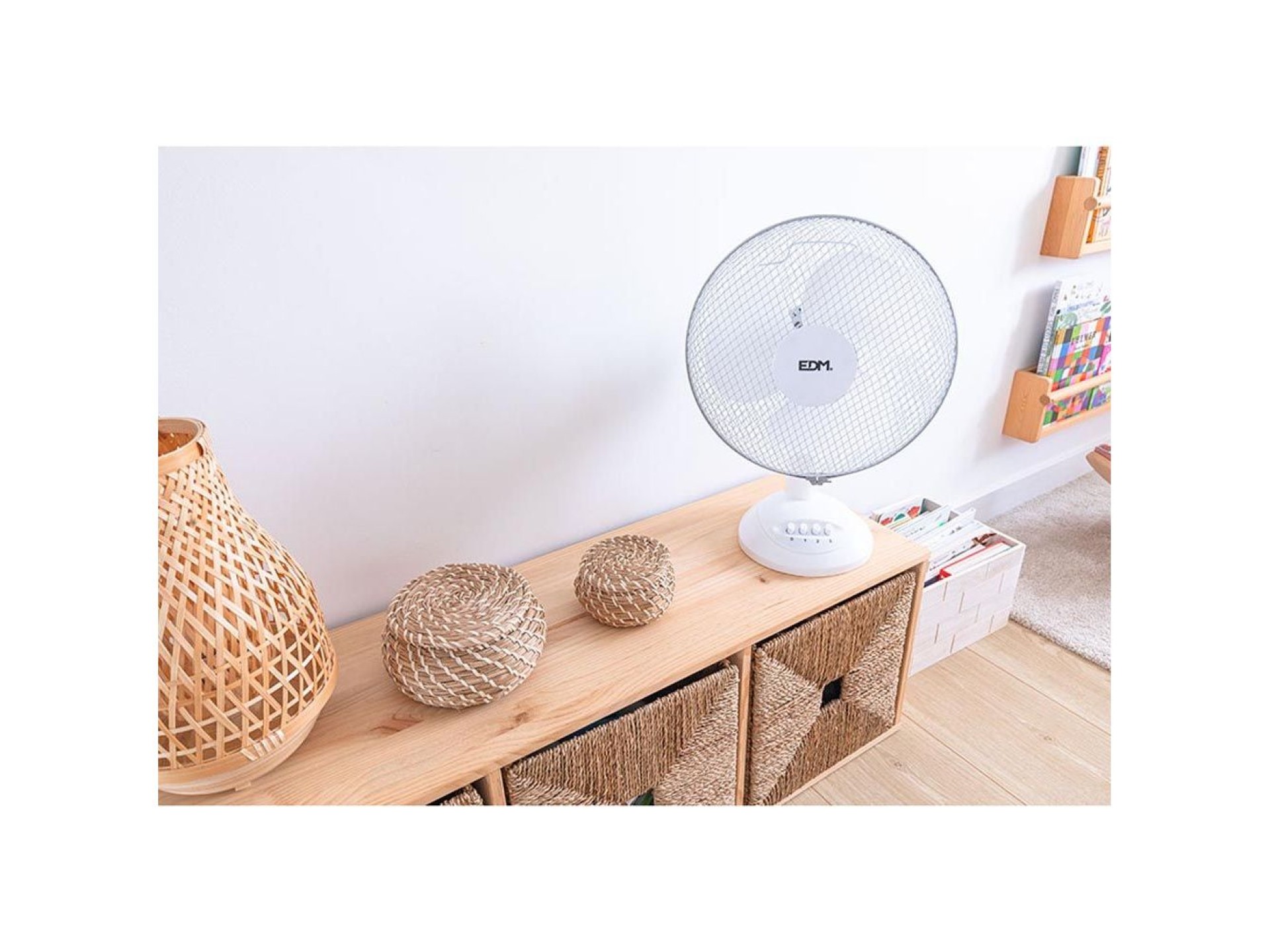 White table fan power: 35w, 53,4 db, blades: ø30 x 48 cm