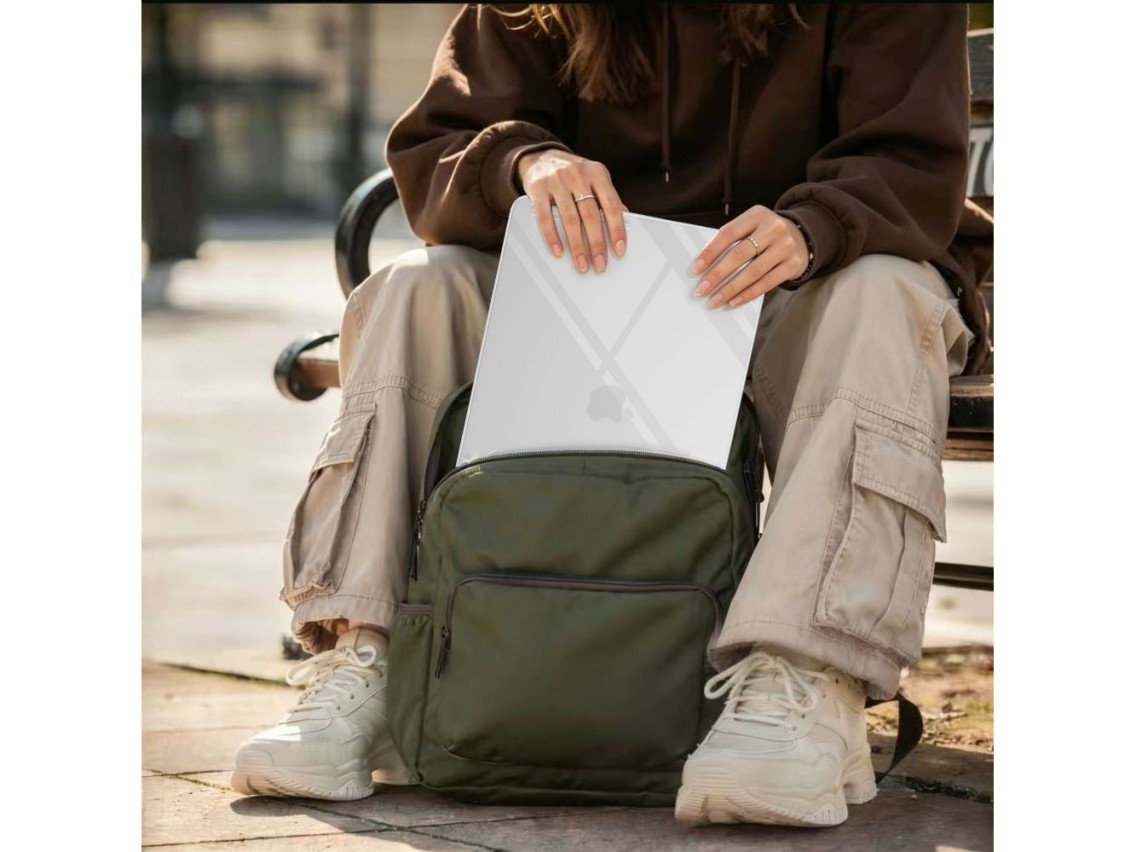 Funda protectora Tech-Protect Softshell para MacBook Air de 13" (2023/2024/2025/2026) - Transparente