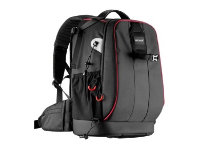 A mochila para c�mera NEEWER NW-XJB-D2330-R � � prova d'�gua e resistente a impactos.