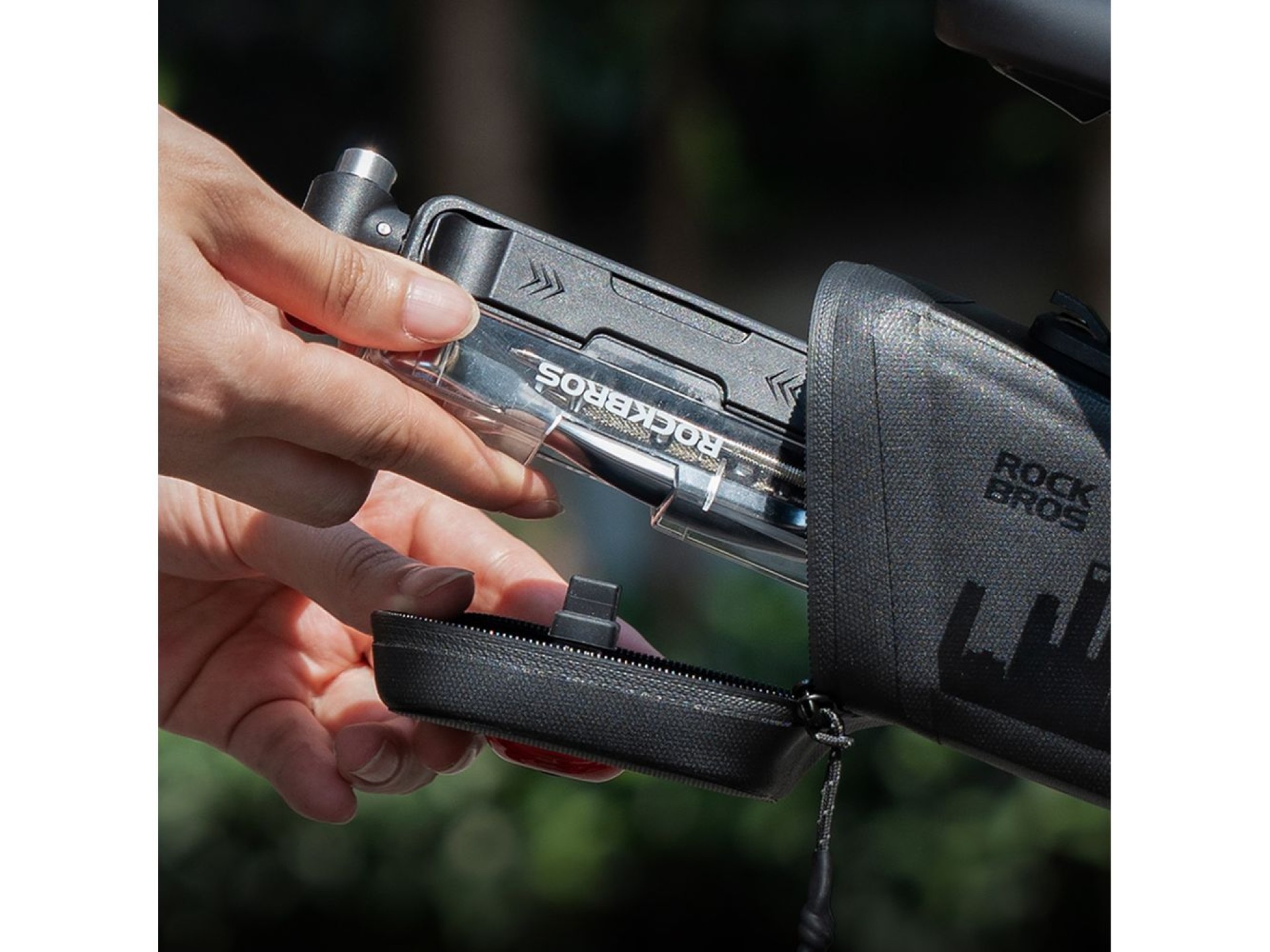 Juego de herramientas multiusos para bicicleta Rockbros con bomba de CO2 y llave de carraca - Negro