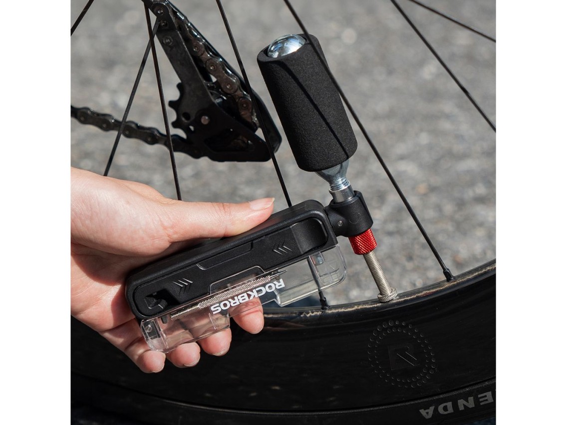 Juego de herramientas multiusos para bicicleta Rockbros con bomba de CO2 y llave de carraca - Negro