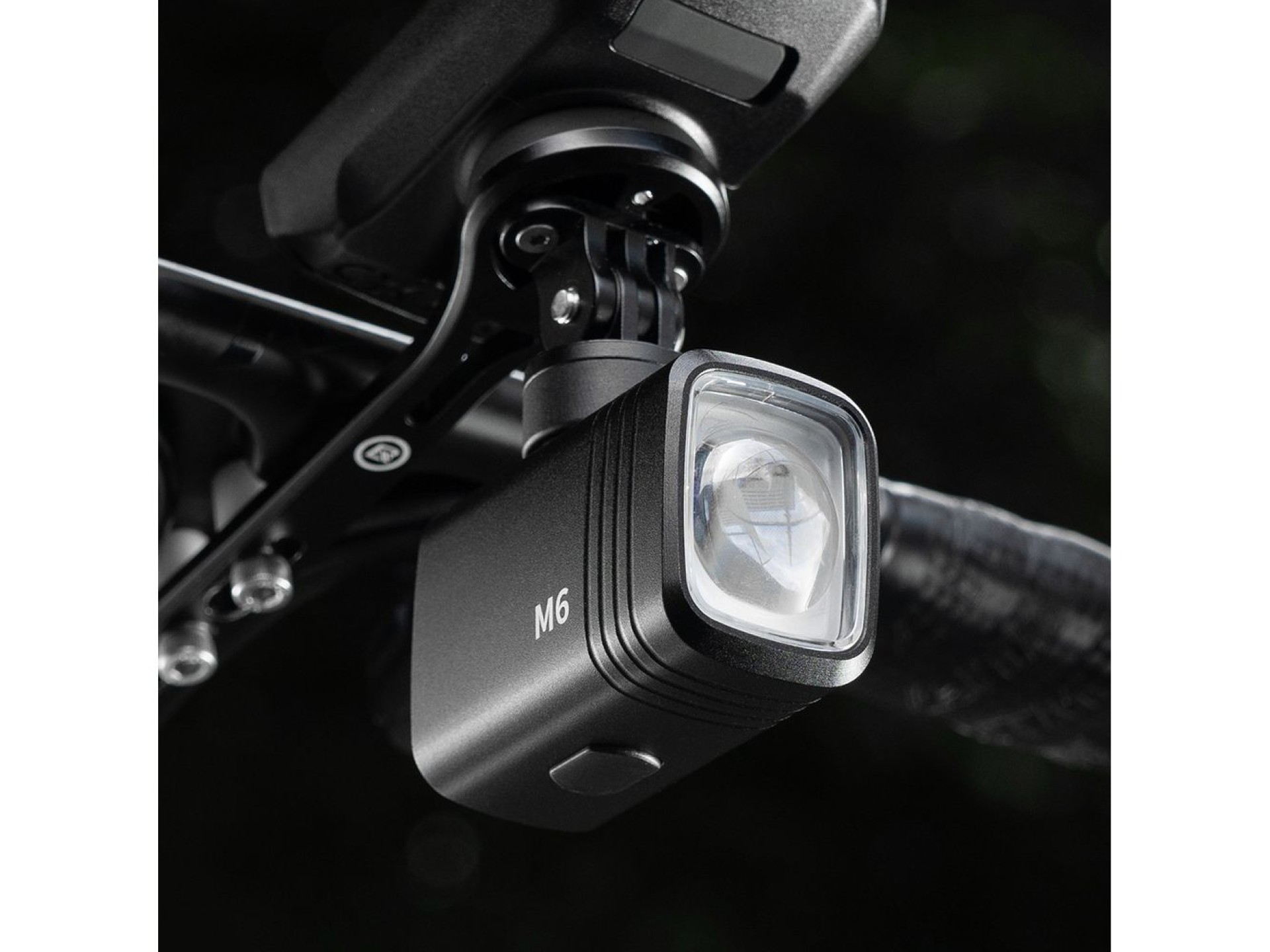 Luz dianteira recarregável para bicicleta Rockbros M6 1000 lm 2800 mAh - preta