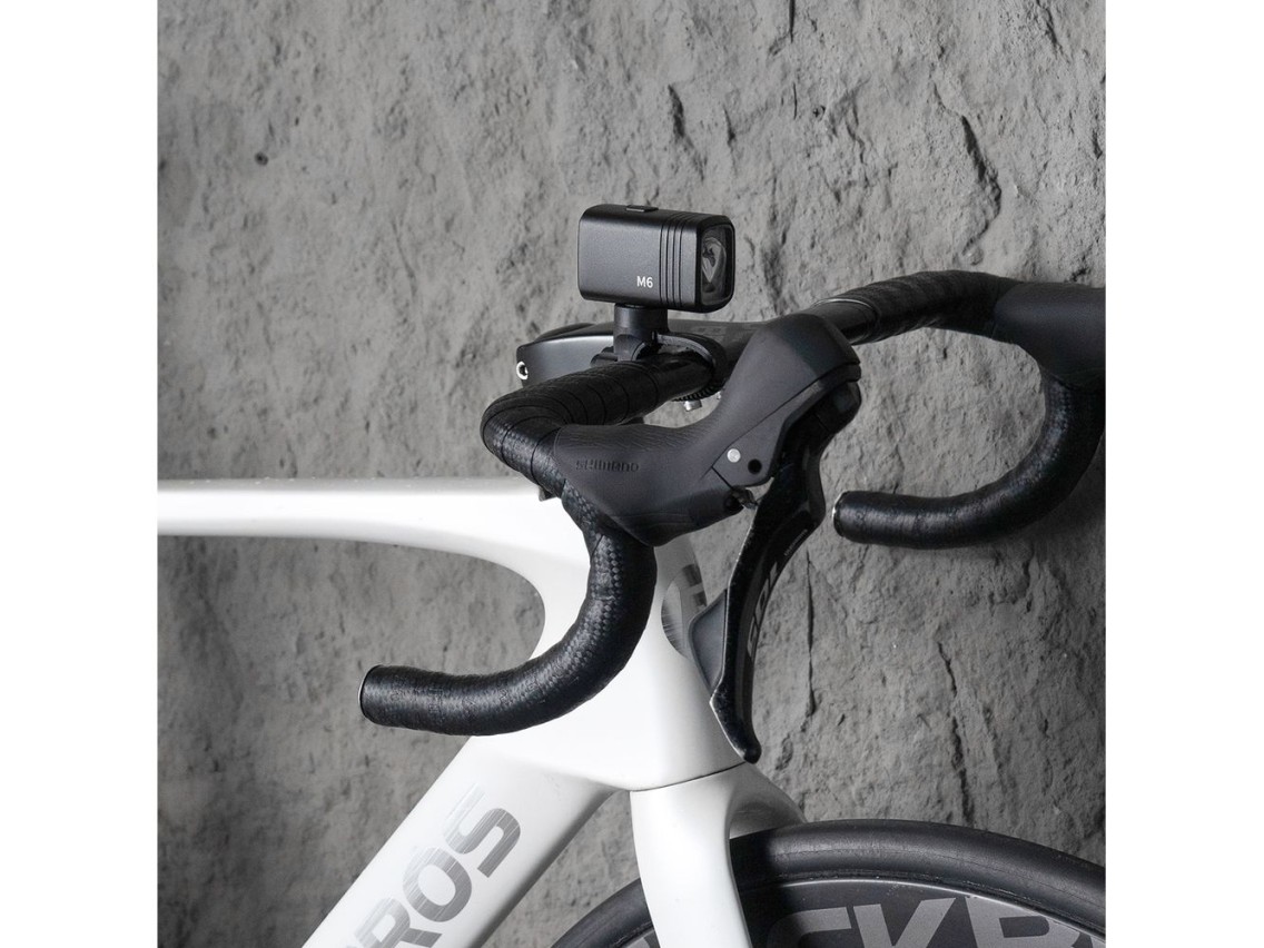 Luz dianteira recarregável para bicicleta Rockbros M6 1000 lm 2800 mAh - preta