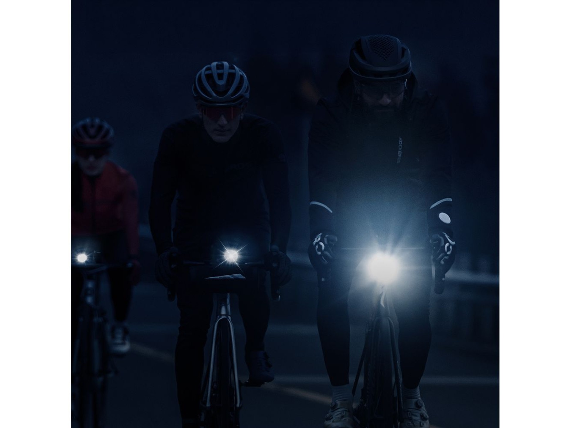 Luz dianteira recarregável para bicicleta Rockbros M6 1000 lm 2800 mAh - preta