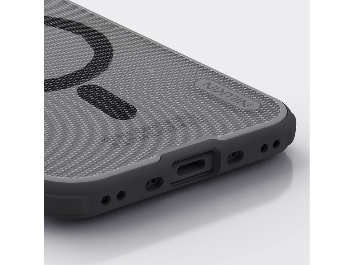 Capa Nillkin Super Frosted Shield Pro compatível com MagSafe para iPhone 17 Air - Preta transparente
