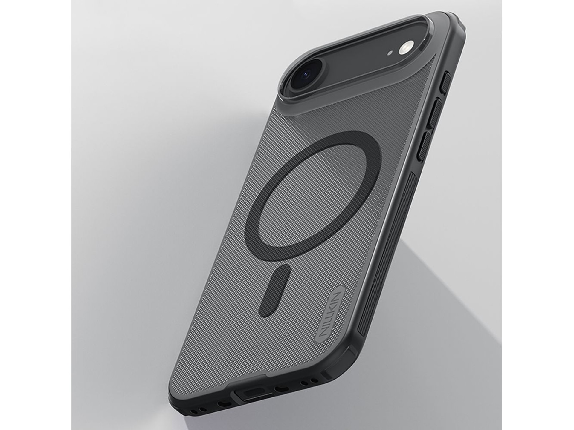 Capa Nillkin Super Frosted Shield Pro compatível com MagSafe para iPhone 17 Air - Preta transparente