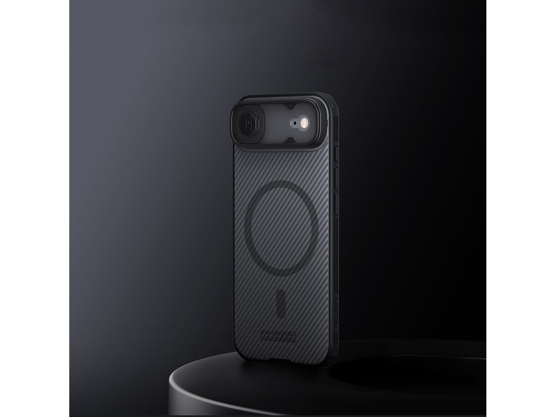 Capa Nillkin CamShield Pro compatível com MagSafe para iPhone 17 Air - Preta transparente