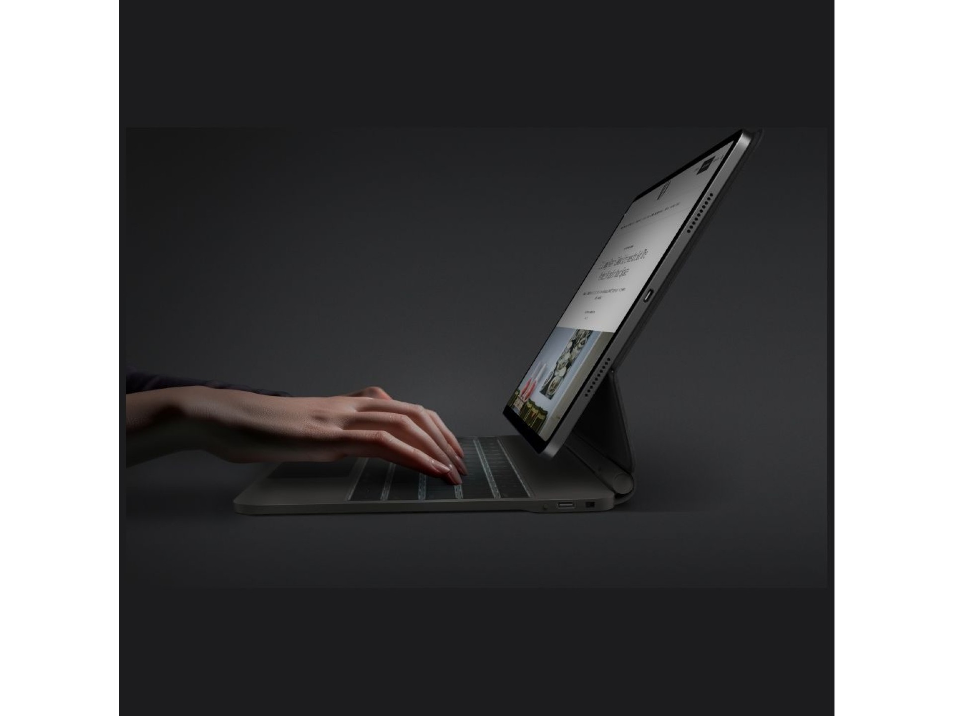 Capa inteligente magnética Uniq Venno Pro com teclado para iPad Air 13