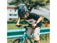 Capacete de ciclismo leve Rockbros TS-42, tamanhos 58-62 cm - titânio Capacete de ciclismo leve Rockbros TS-42, tamanhos 58-62 cm - titânio