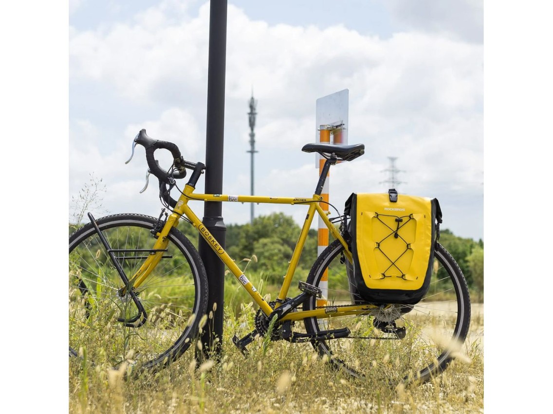 Alforje impermeável para bicicleta Rockbros 30140022005, 25-32 litros - Amarelo