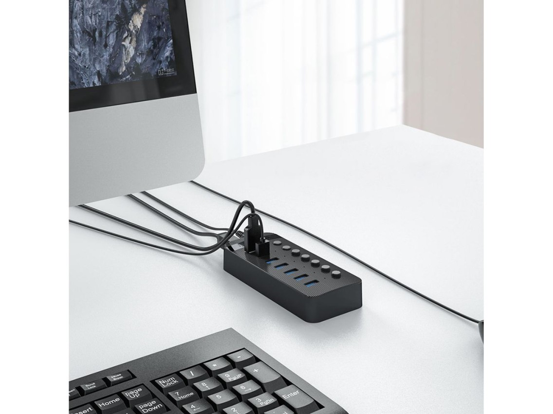 Hub USB-A 3.0 Orico CT2U3-7AB com 7 portas e interruptores - Preto