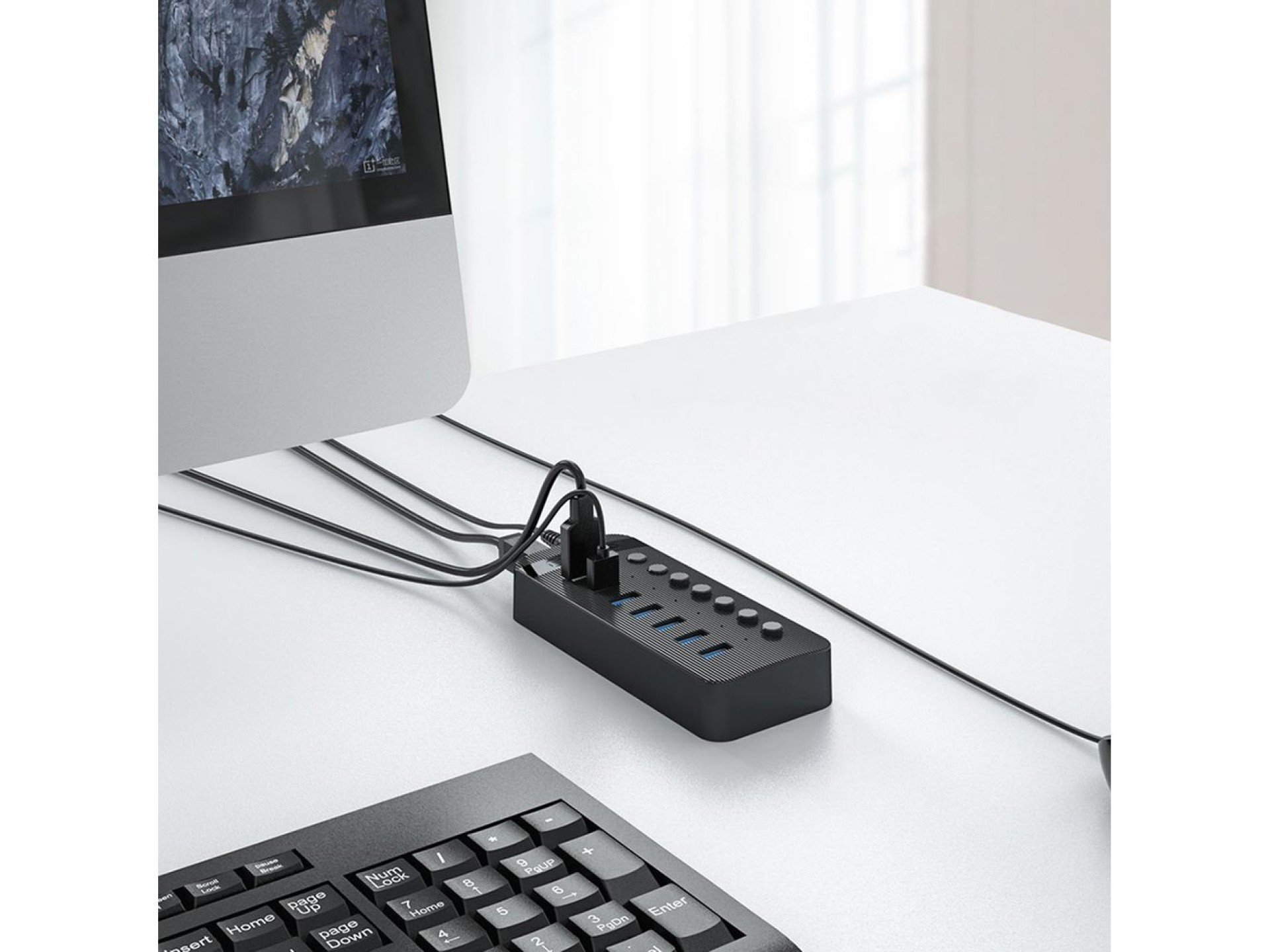 Hub USB-A 3.0 Orico CT2U3-7AB com 7 portas e interruptores - Preto