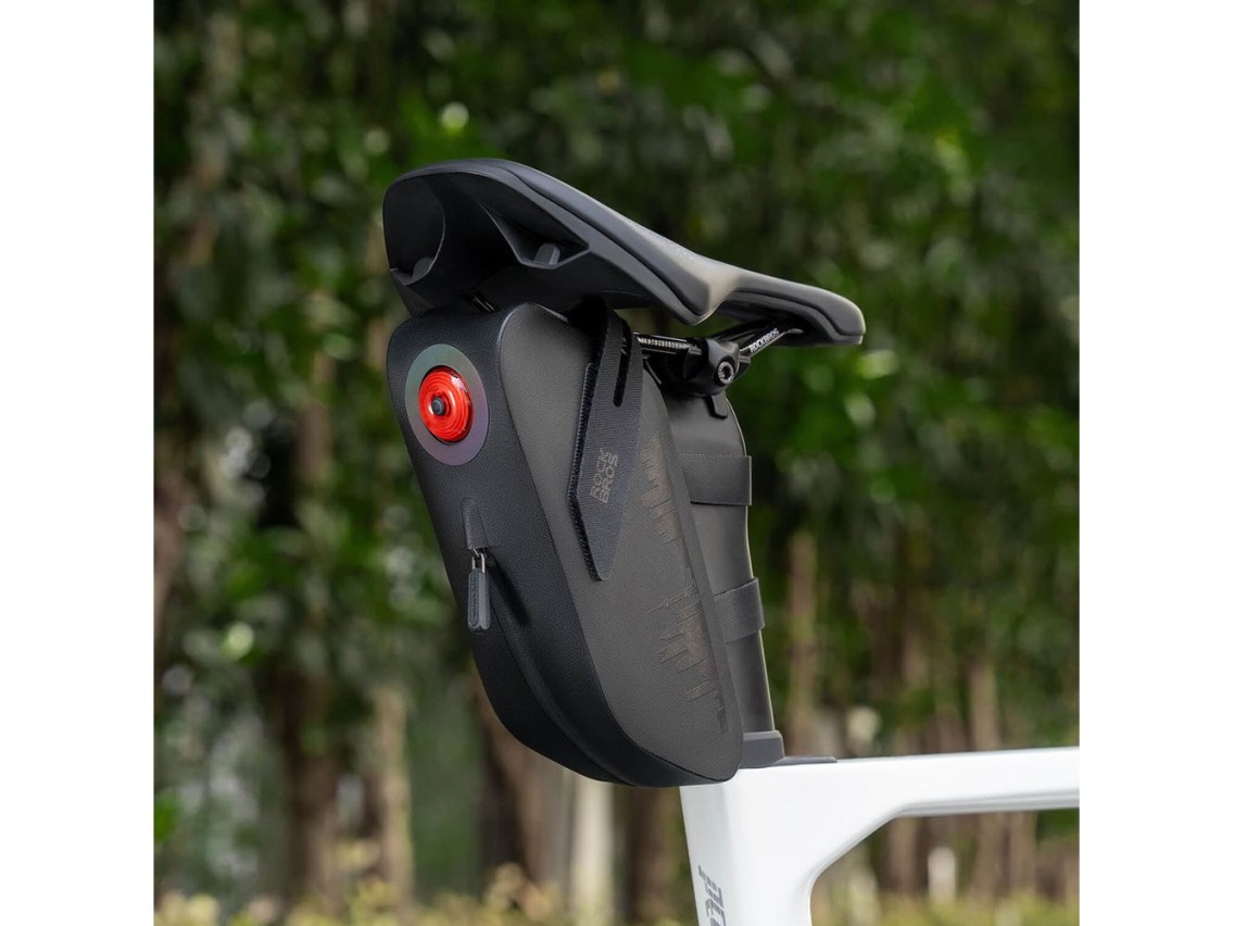 Rockbros AS-078-1 Bicycle Seat Bag with Smart Rear Light 0.8L - Black