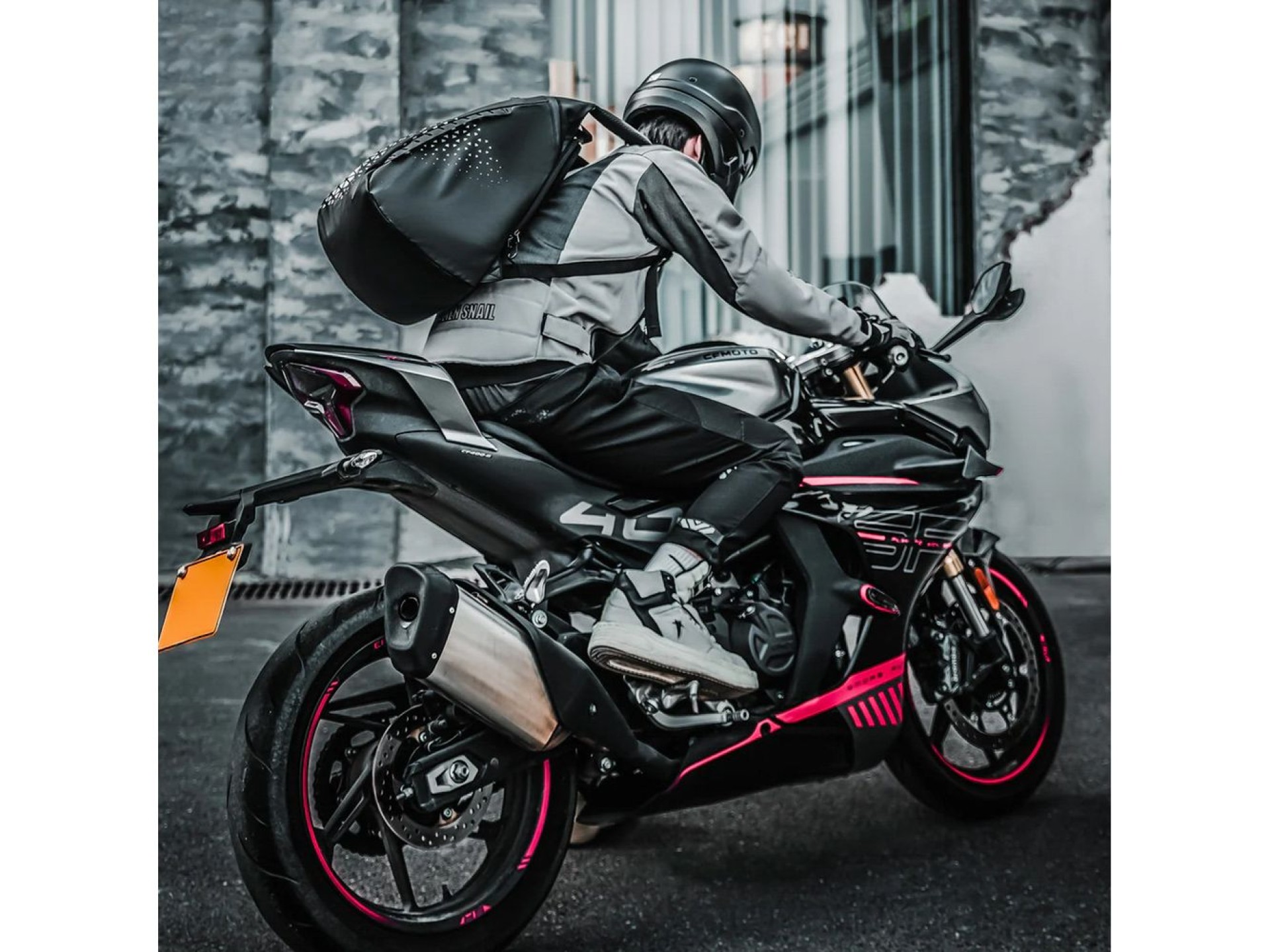 Rockbros H36 Backpack with Helmet Holder 14.5L - Black