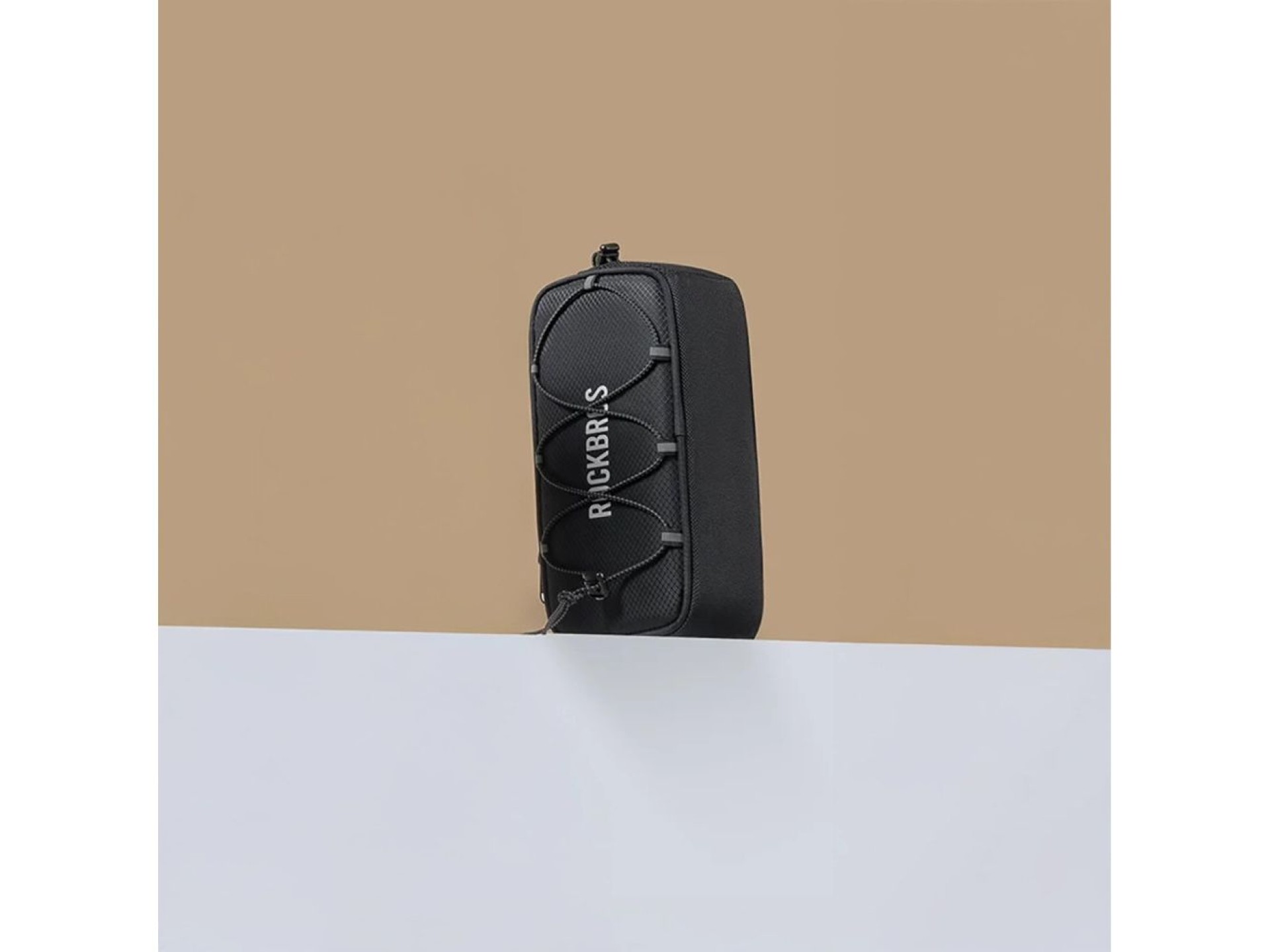 Bolsa de guidão impermeável Rockbros TL001 ROAD TO SKY 1.9L para bicicleta - Preta