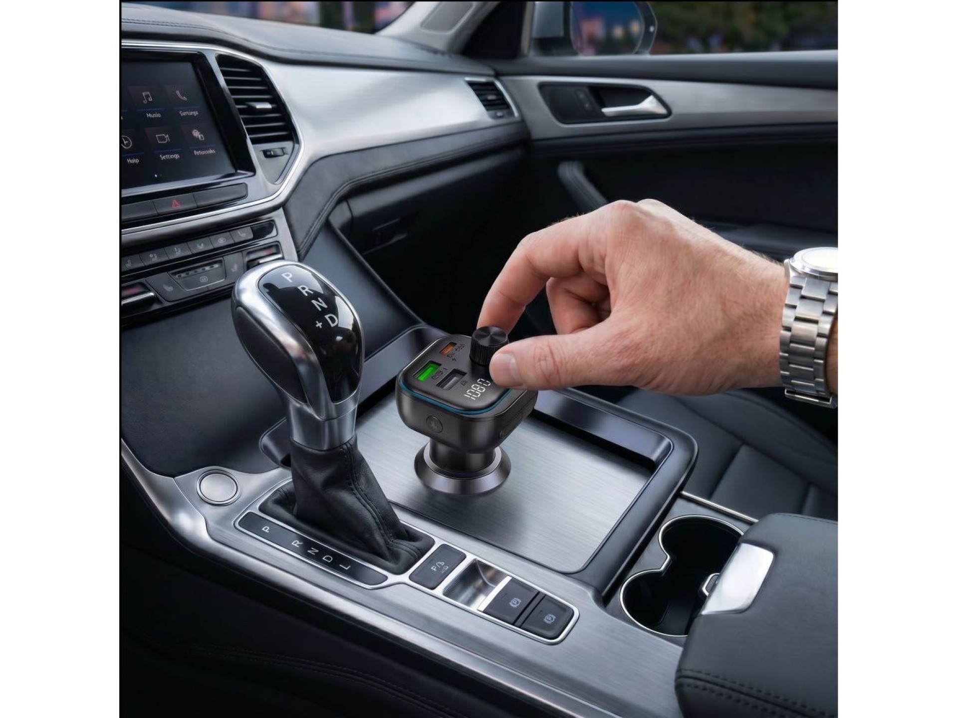 Cargador de coche Tech-Protect CC07 de 3 puertos PD de 54 W + transmisor FM Bluetooth - Negro