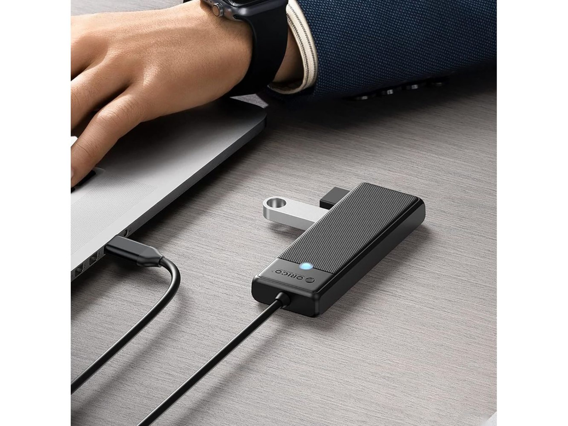 Orico PAPW4A-C3 USB Hub 4-port 4x USB-A 3.0 0.15 m - black