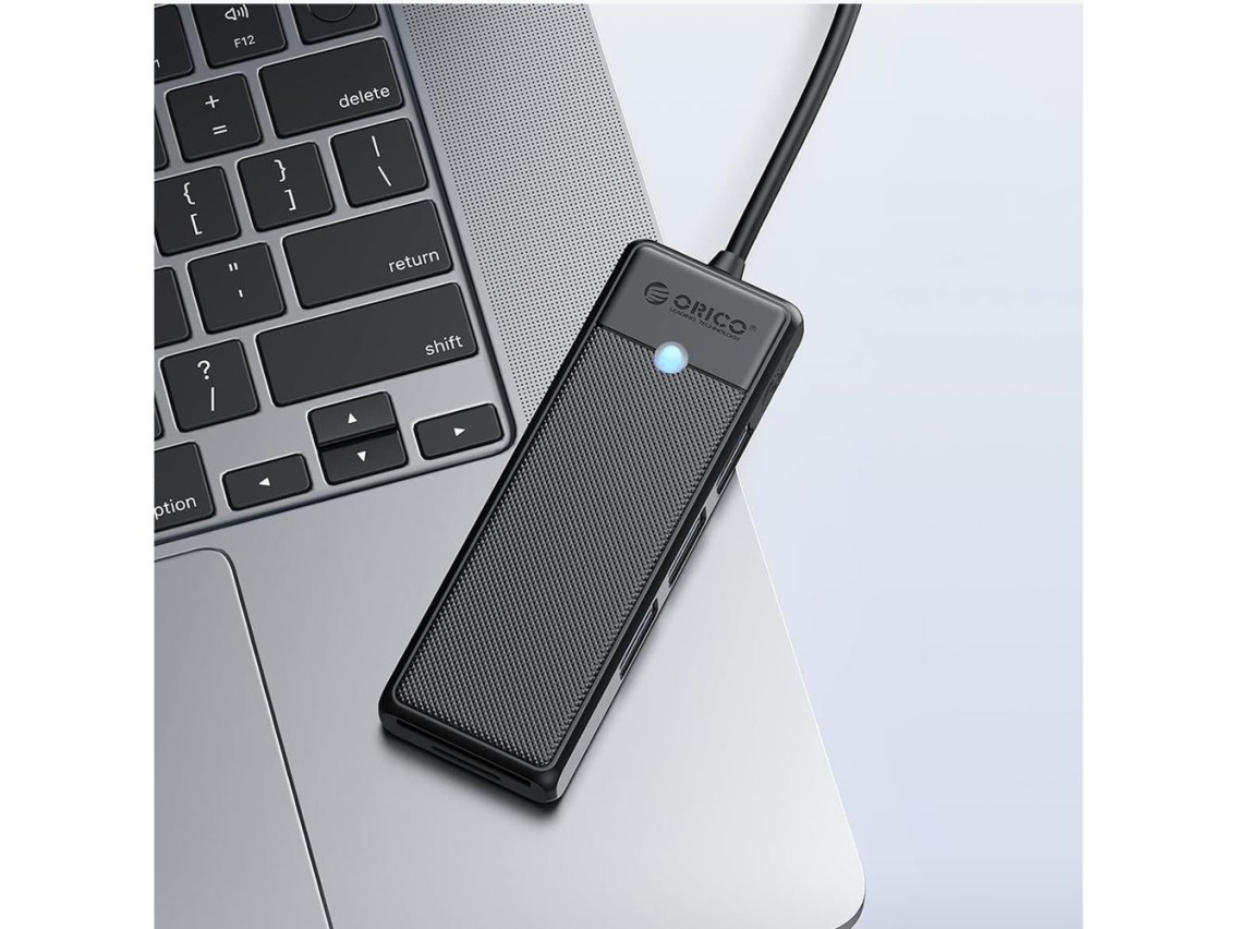 Hub USB Orico PAPW3AT-C3 com 4 portas (3x USB-A 3.0) e leitor de cartão microSD/SD (1 m) - preto