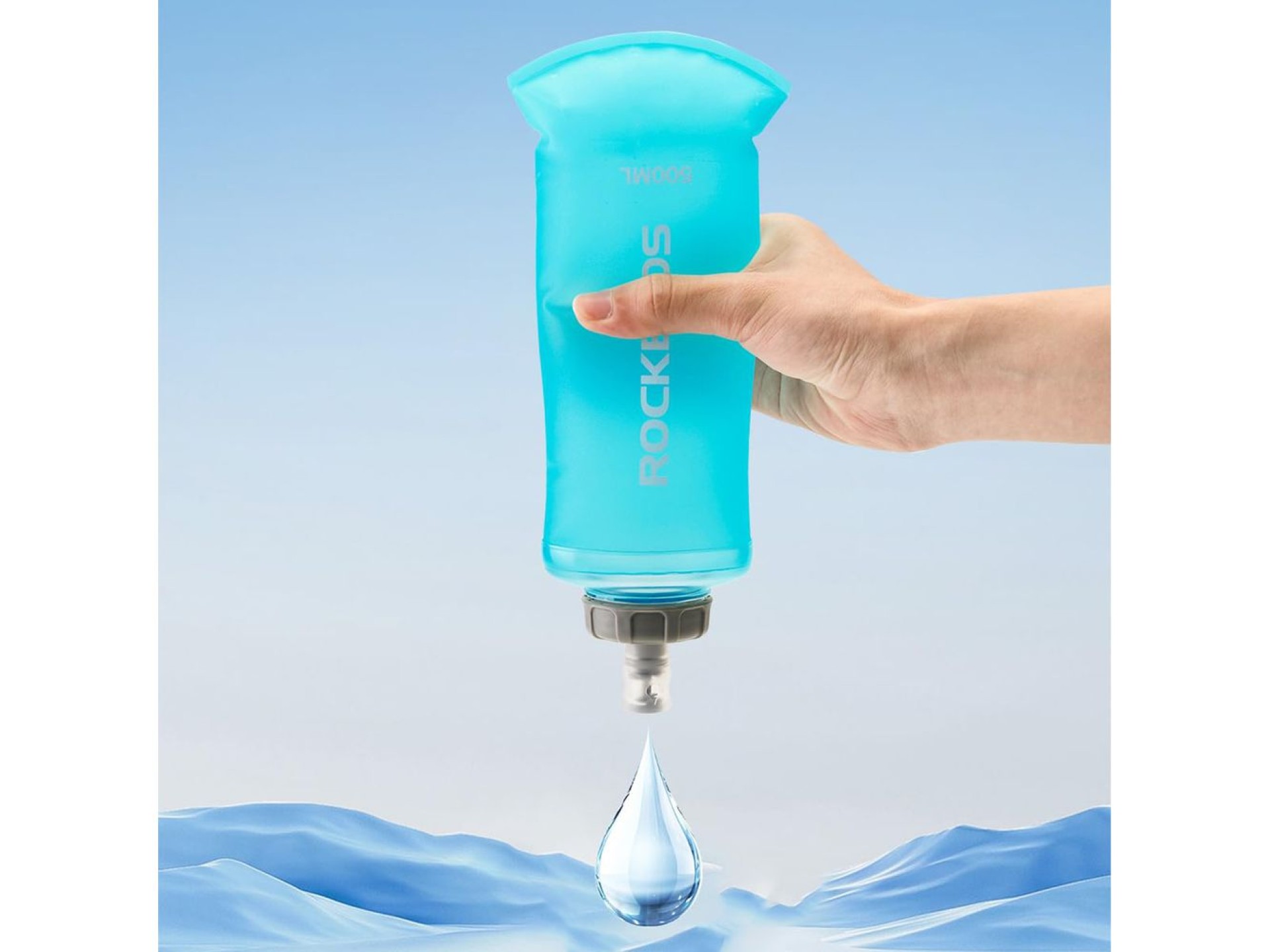 Botella de agua flexible Rockbros 35210027001 de 500 ml - azul claro