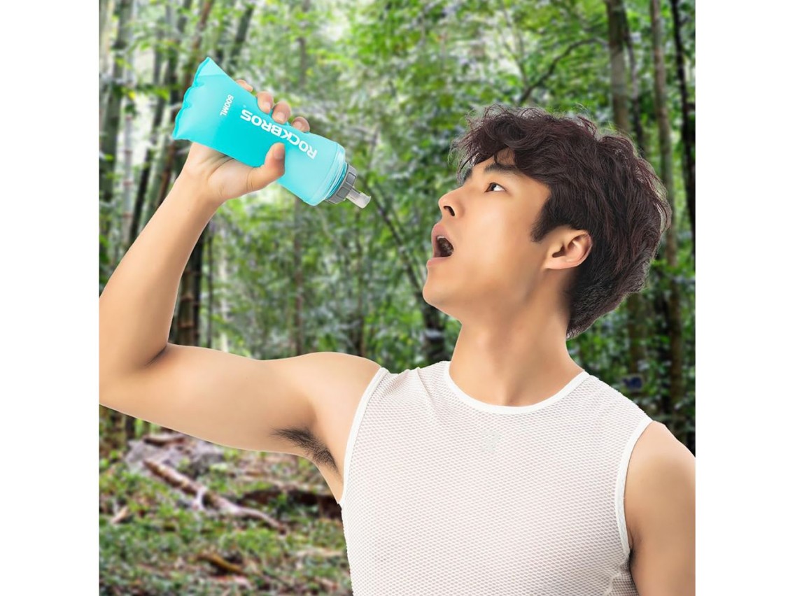 Garrafa de água flexível Rockbros 35210027001 para corrida, 500 ml - azul claro