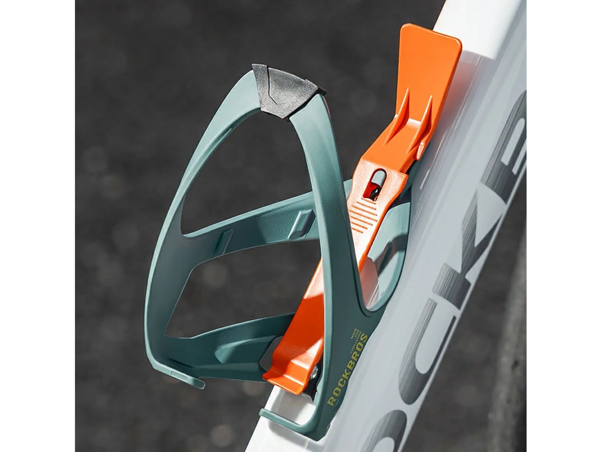 Rockbros 310013002 ROAD TO SKY Bottle Cage with Tire Lever - Blue-Orange