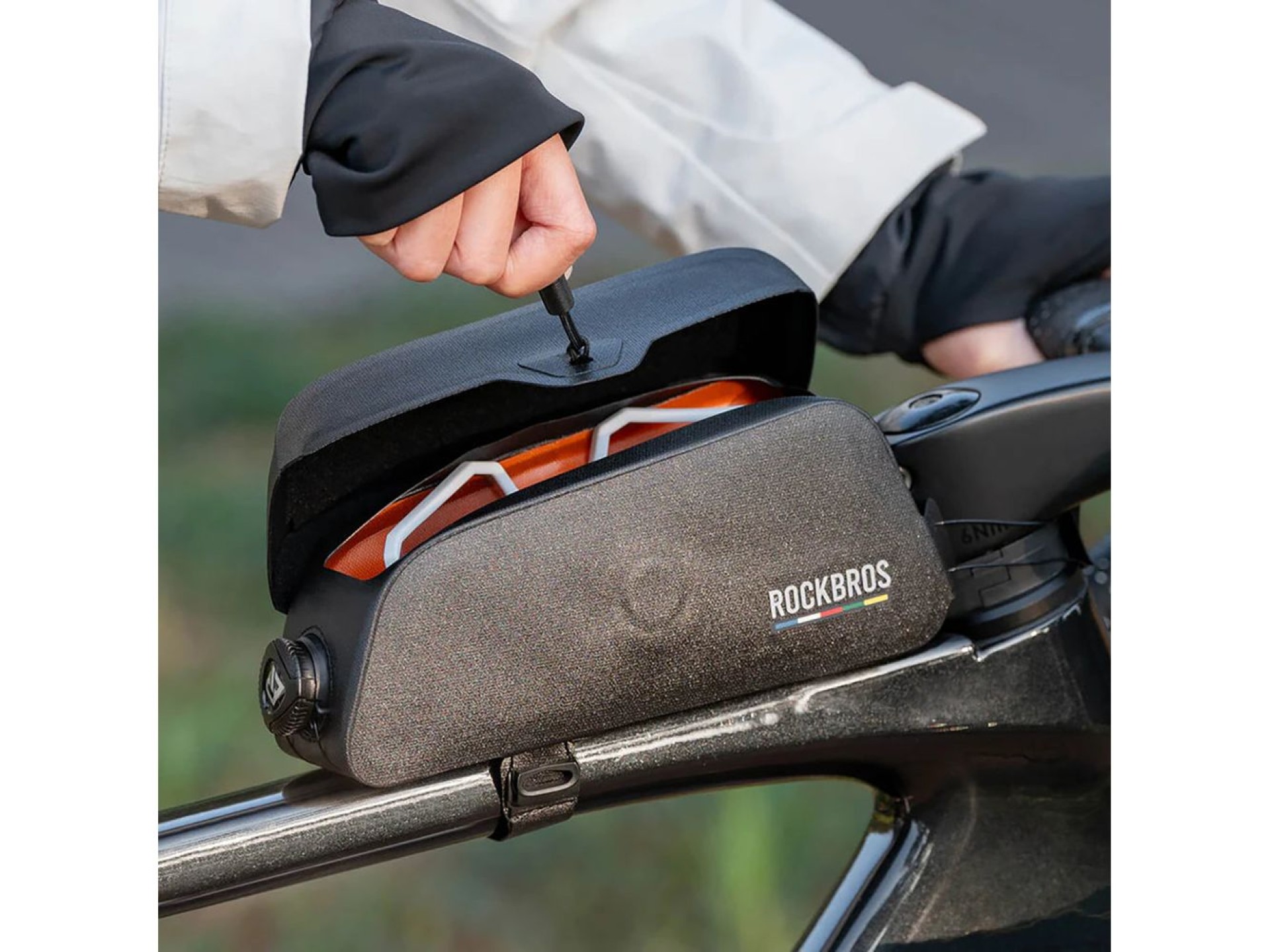 Rockbros AS-134 ROAD TO SKY 0.9L Frame Bag Waterproof - Black