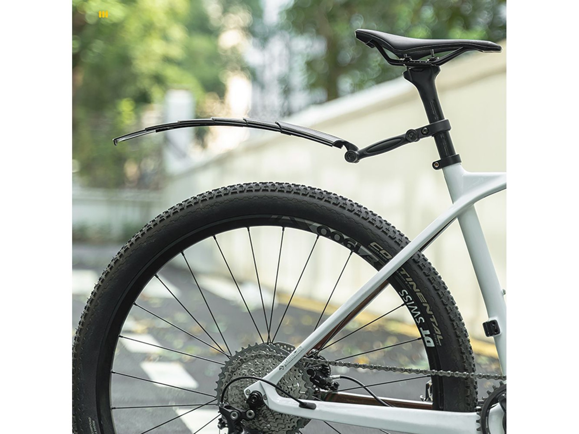 Conjunto de para-lamas telescópicos dobráveis ??Rockbros FK-810 para bicicleta - Preto