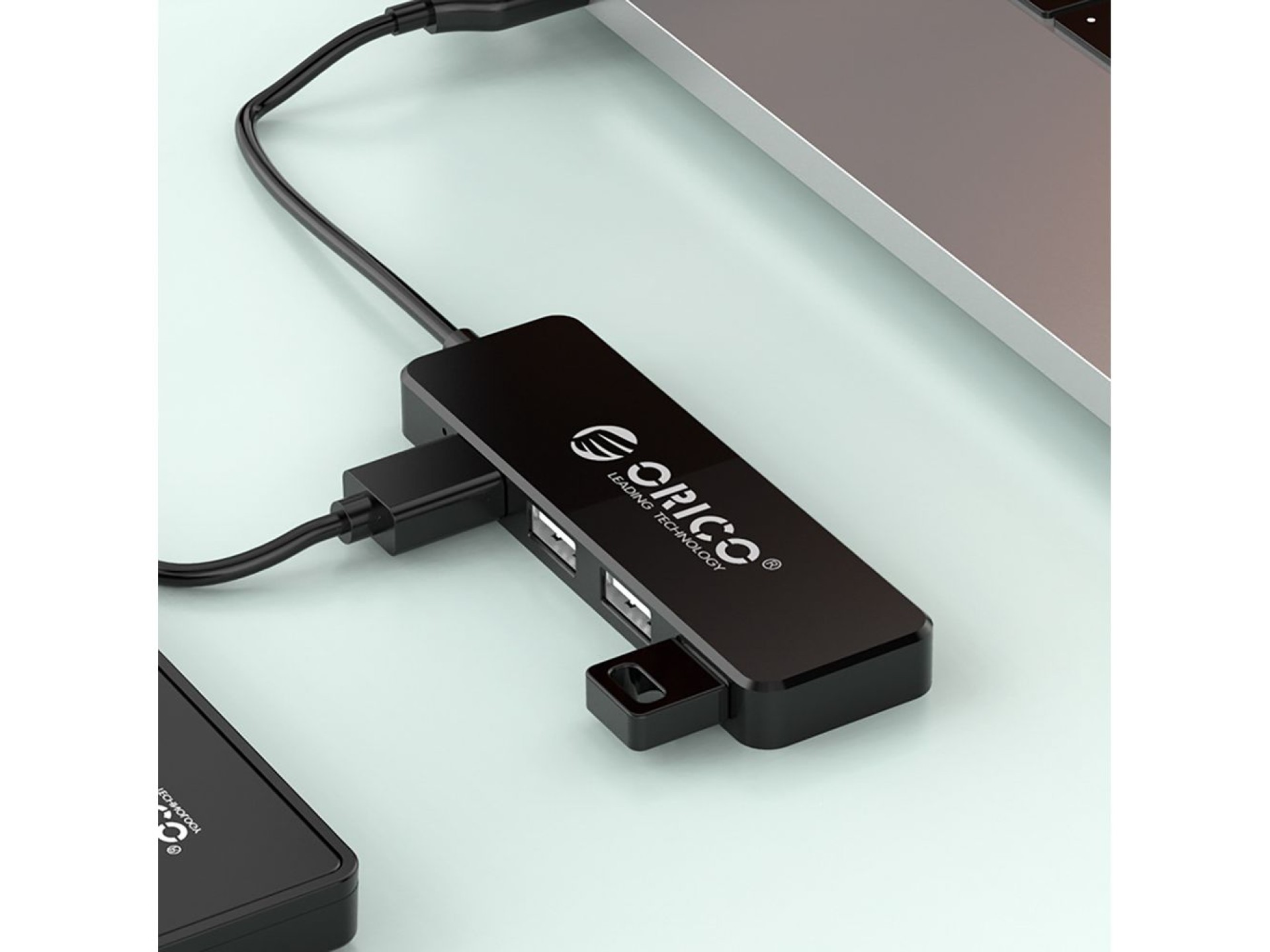 Estação de acoplamento Orico FL01 USB-A com 4 portas USB-A 2.0 - Preta