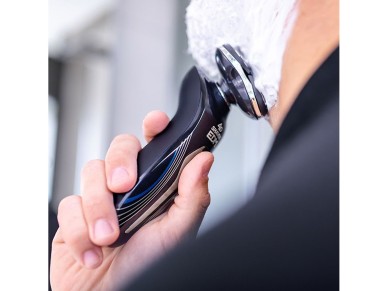 Shaver with battery edm