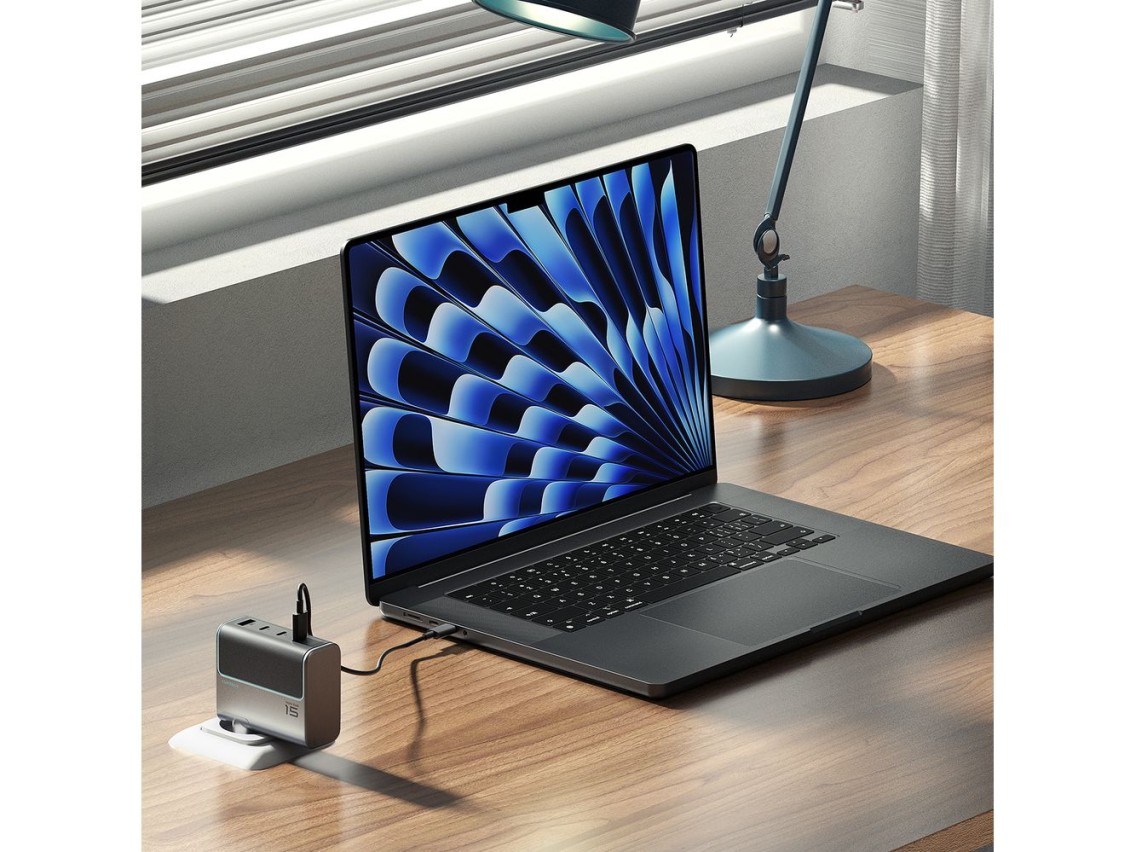 Cuktech AD1404UEU 140W GaN 3x USB-C + USB-A Wall Charger with USB-C Cable - Gray