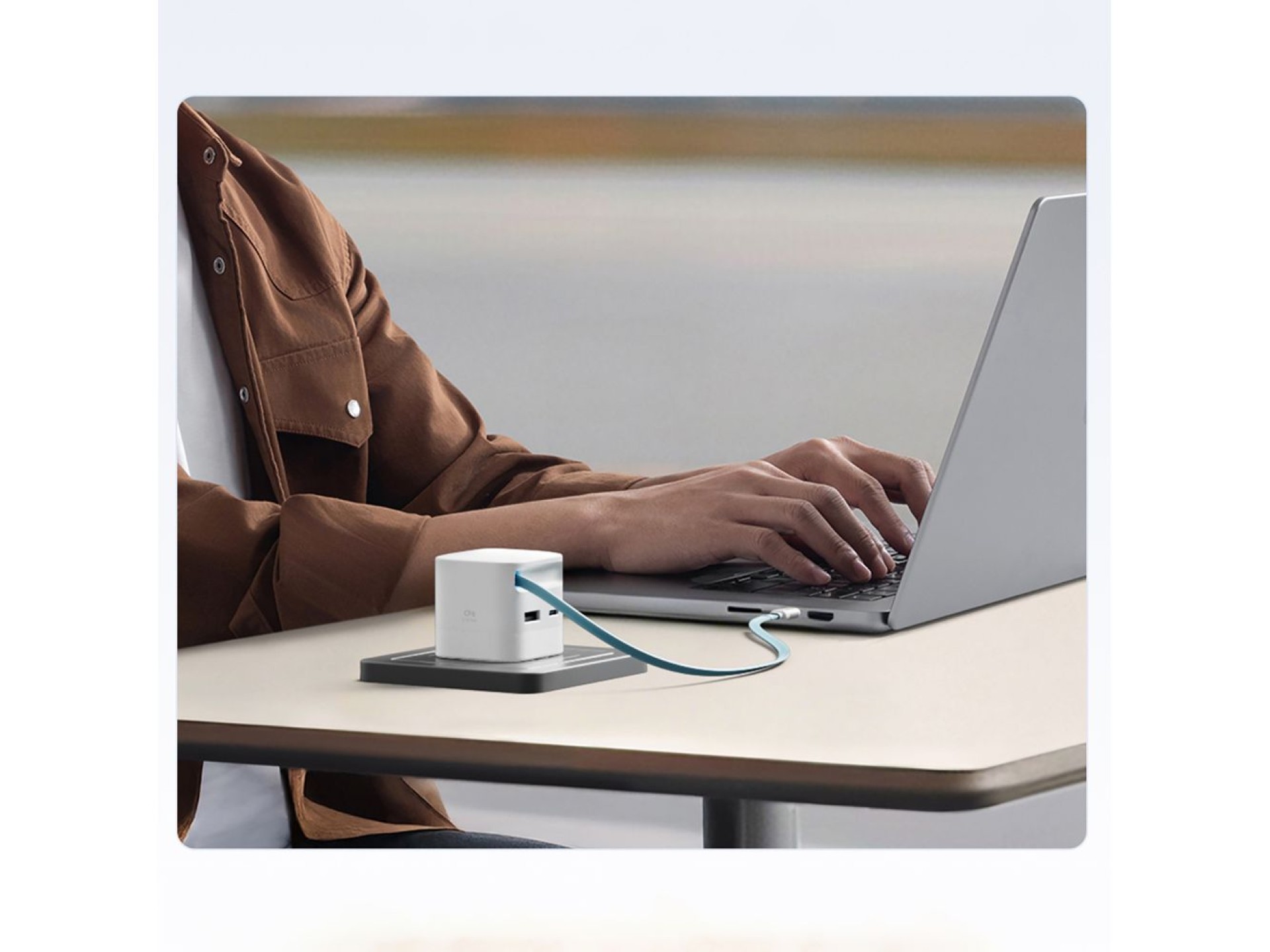 Cargador de pared Cuktech AD653W de 67 W con tecnología GaN, 2 puertos USB-C + USB-A y cable USB-C r