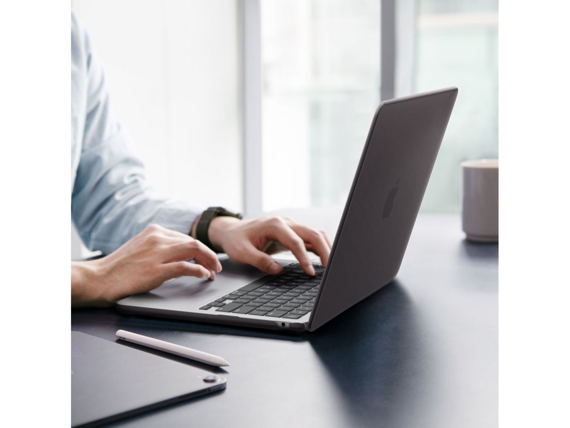 Funda Spigen AirSkin para MacBook Air de 13